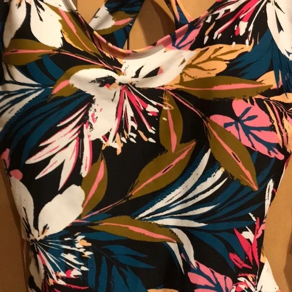 New Kona Sol swimsuit - Picture 2 of 7